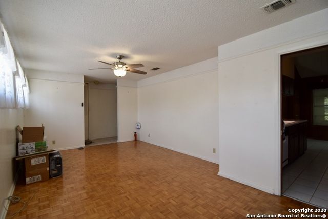 Building Photo - 514 Thames Dr