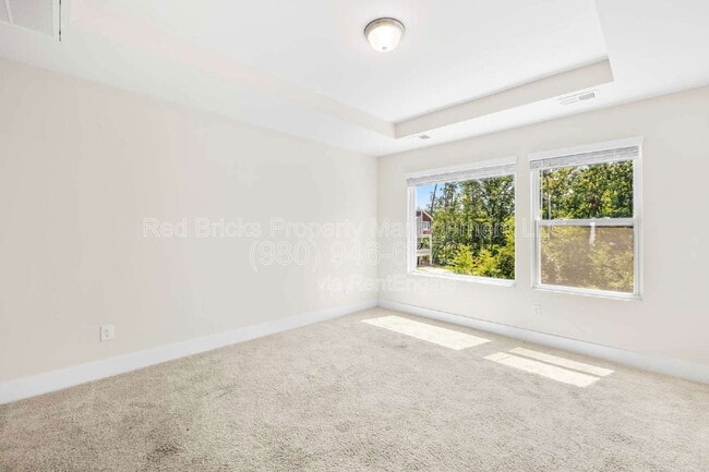 Building Photo - 2837 Ensemble Ct