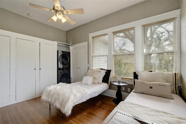 Building Photo - 221 N Johnson Ave