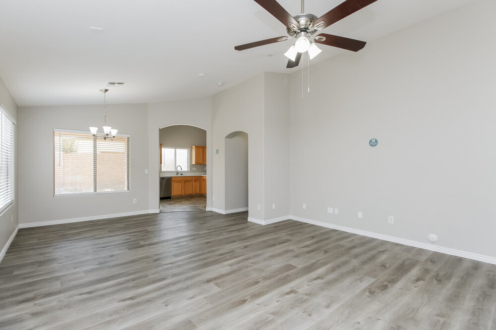 Building Photo - 475 W Holstein Trail