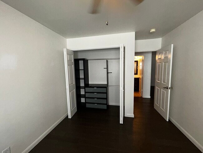 Building Photo - 4-Bedroom, 2-Bath Home in Carriage Hills N...