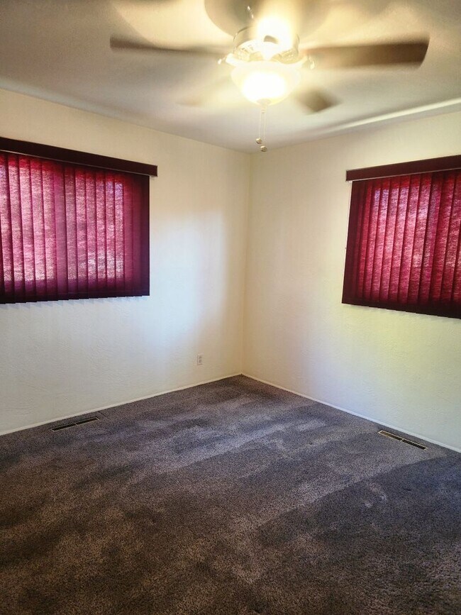 Building Photo - Cozy Home In North Valley