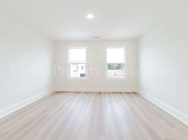 Building Photo - 29 W Pioneer Wy