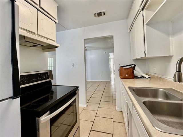 Building Photo - 2112 Tanglewood St