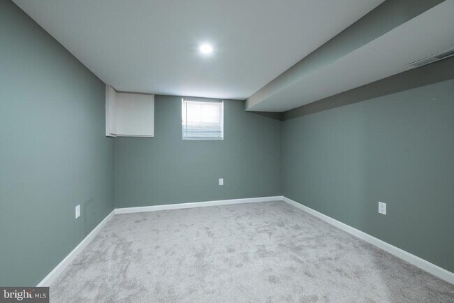 Building Photo - 11419 Greenberry Rd