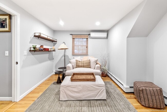 Building Photo - 79 E Tiana Rd