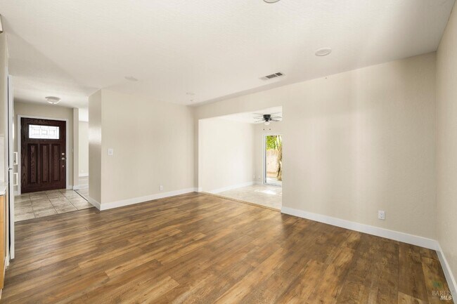 Building Photo - 436 Corte Lagos