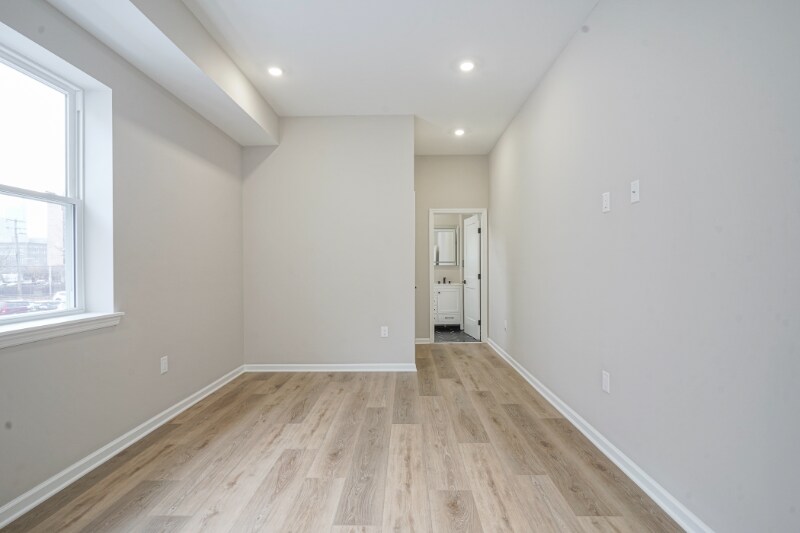 Building Photo - 952 N Marshall St