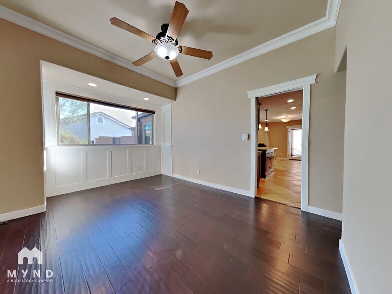 Building Photo - 15811 E Richwood Ave