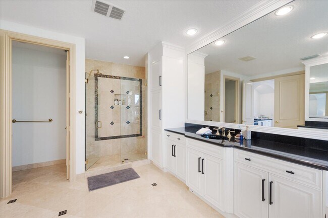 Building Photo - 11640 S Sea Ct