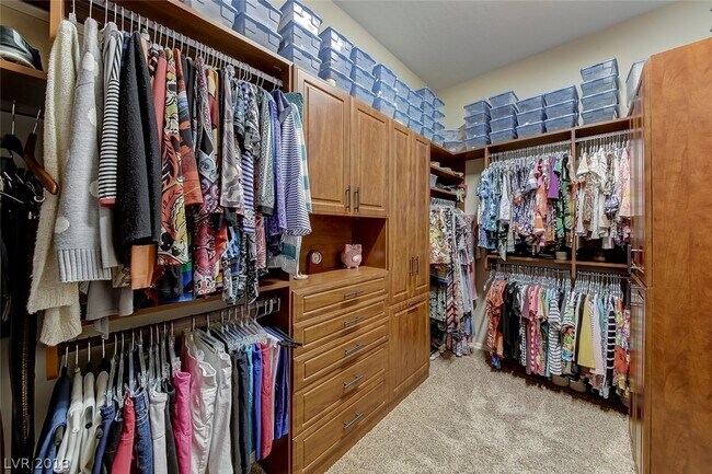 Large walk-in closet in Master - 1160 Palmetto Bay Dr