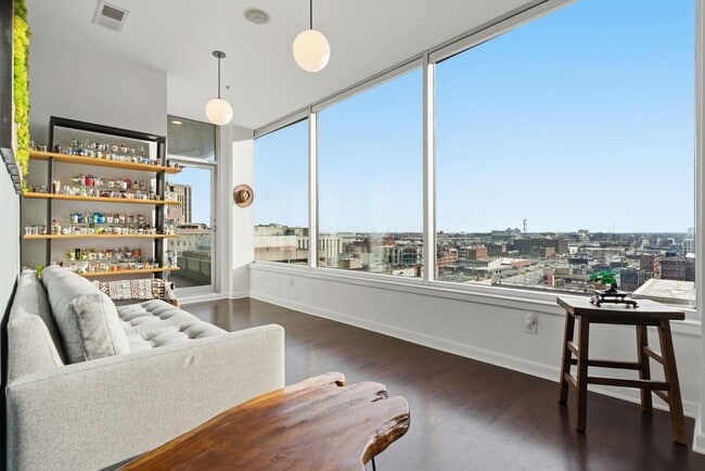 Building Photo - 145 N High St