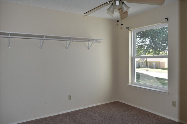 Building Photo - 2014 High Bluff Dr