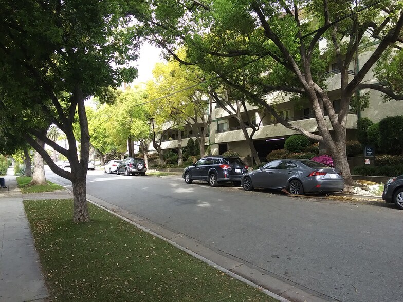 Building Photo - 277 Pleasant St