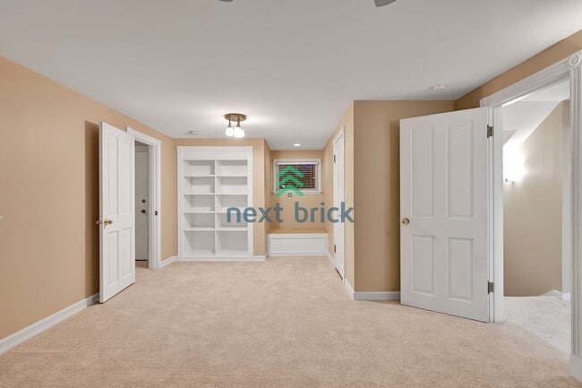 Building Photo - Stunning Bellevue Home for Rent