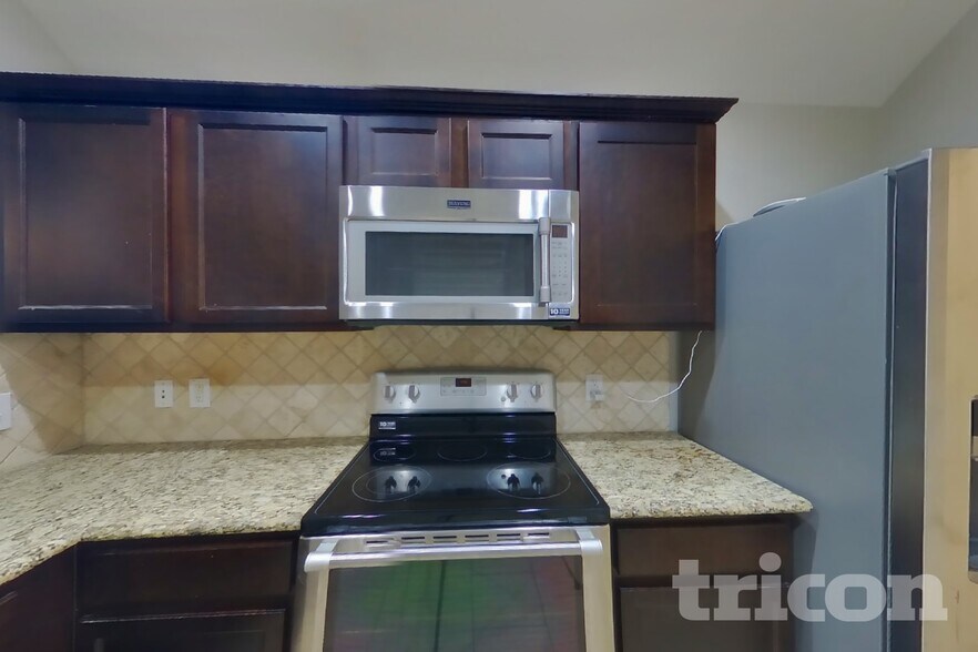 Building Photo - 1216 Honeywood Ln