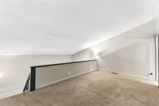 Building Photo - Discover the most affordable home in Belle Forest, located in Nashville's highly coveted 37221 zi...