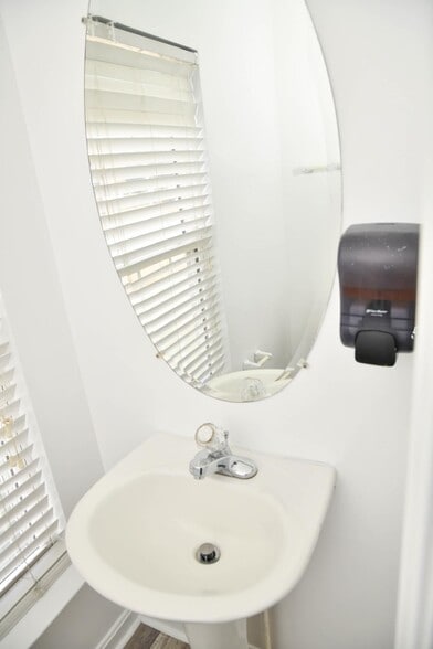 Visitor toilet - 8153 Telegraph Rd