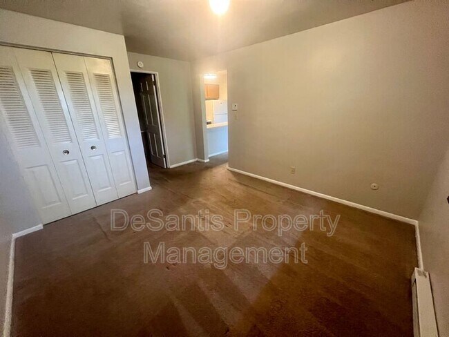 Building Photo - 215 Lunar Ln