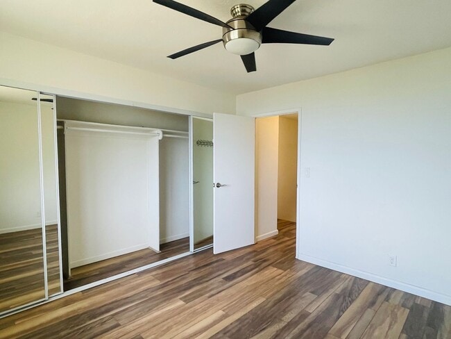 Building Photo - Partly Furnished 2-bedroom,1.5-bath Townho...