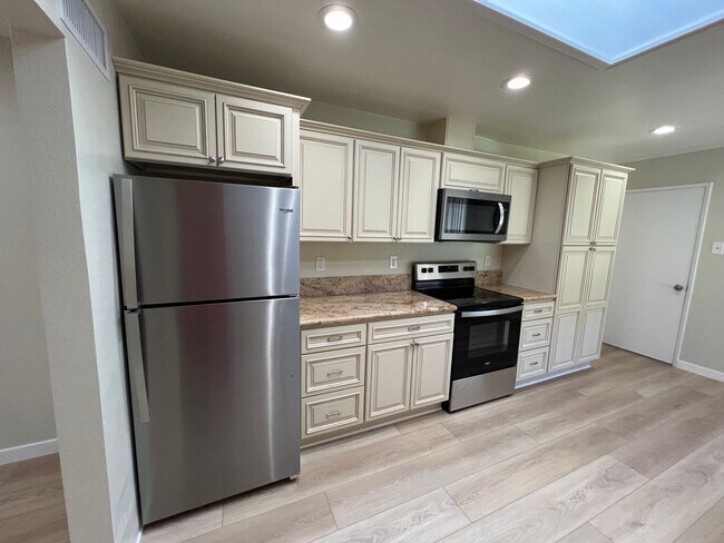 Building Photo - Beautiful Coronado II for Rent