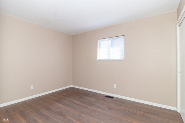 Building Photo - 1701 Nelson Ave