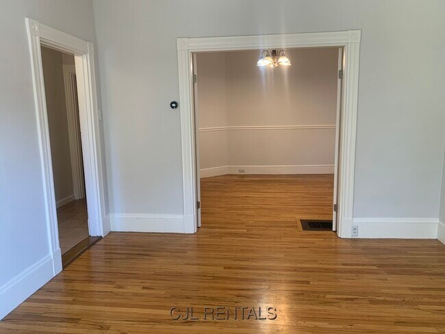 Building Photo - 69 Fremont St