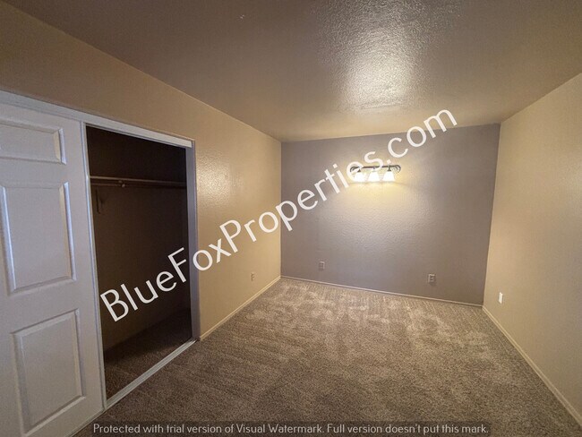 Building Photo - 231 N Ashbury Ln