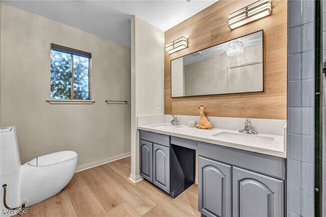Building Photo - 1601 Eaton Dr