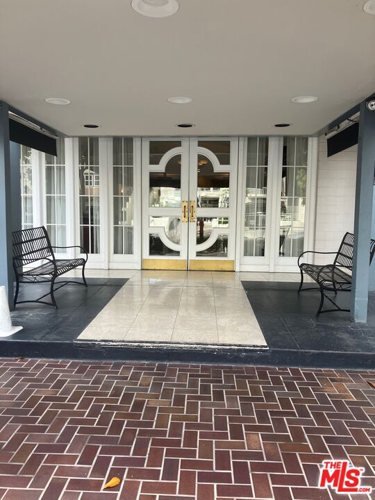 Building Photo - 969 Hilgard Ave