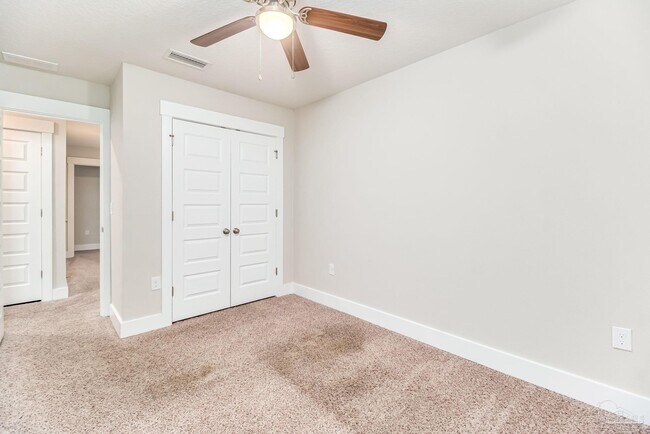 Building Photo - 1528 Farragut Way