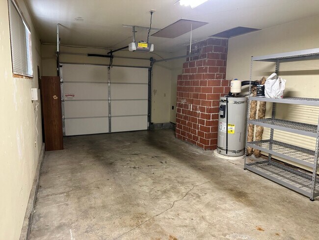 Building Photo - 5707 Sunset Ln