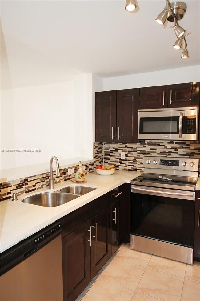 Building Photo - 1801 S Ocean Dr
