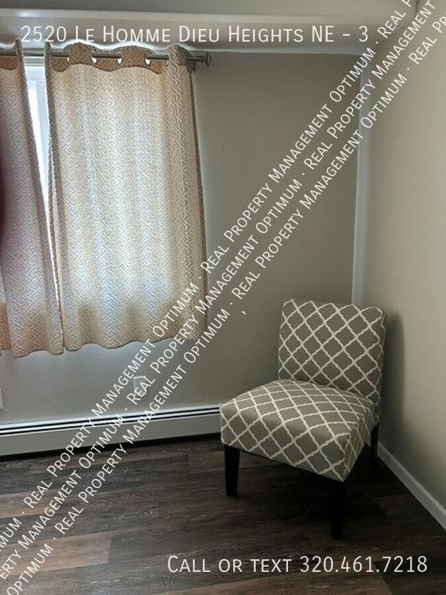 Building Photo - 2520 Le Homme Dieu Heights NE