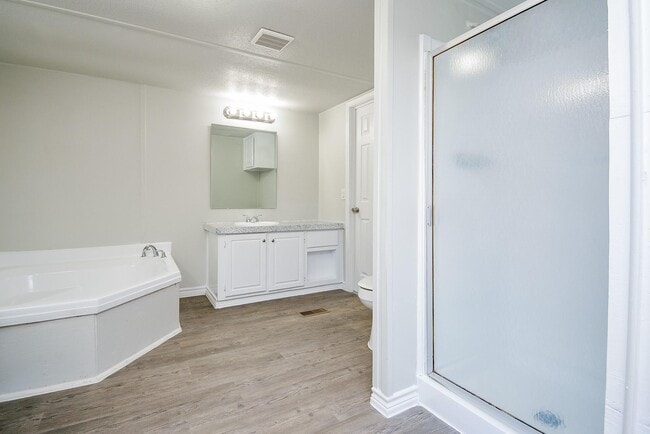 Building Photo - 12561 Roy Harris Loop