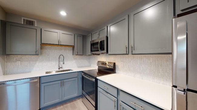 Building Photo - 4400 San Jacinto St