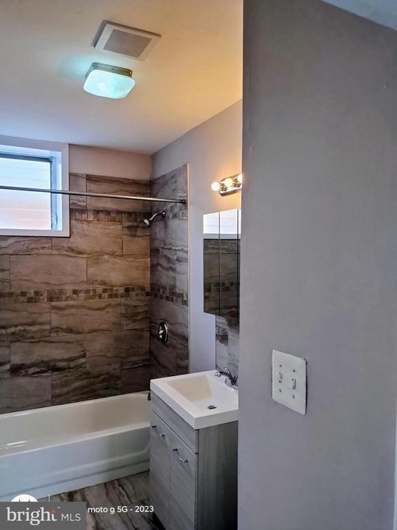 Building Photo - 919 S 25th St