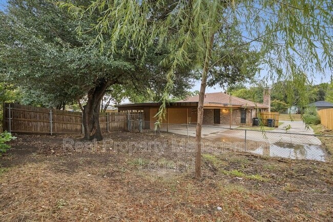 Building Photo - 8238 El Retiro Rd