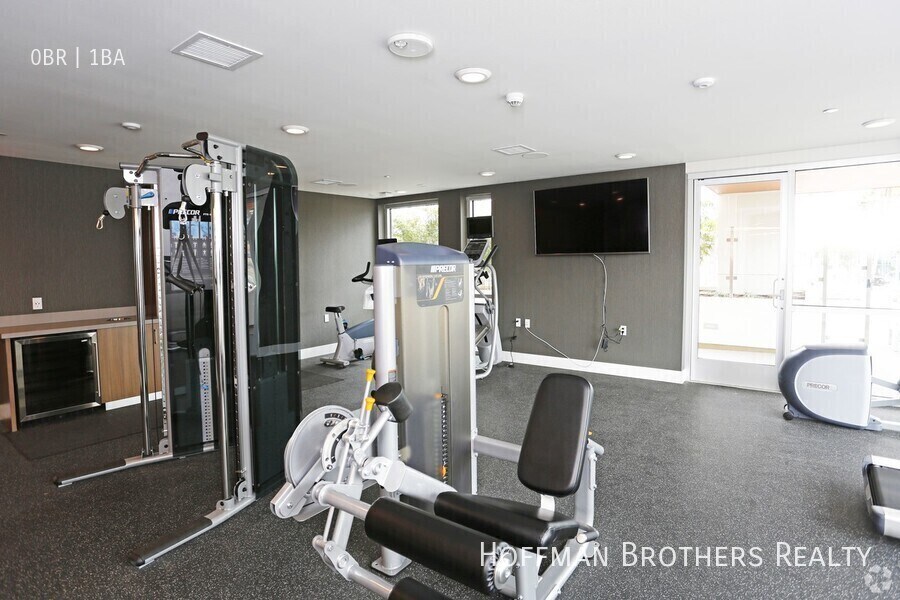 Building Photo - 455 S Kenmore Ave