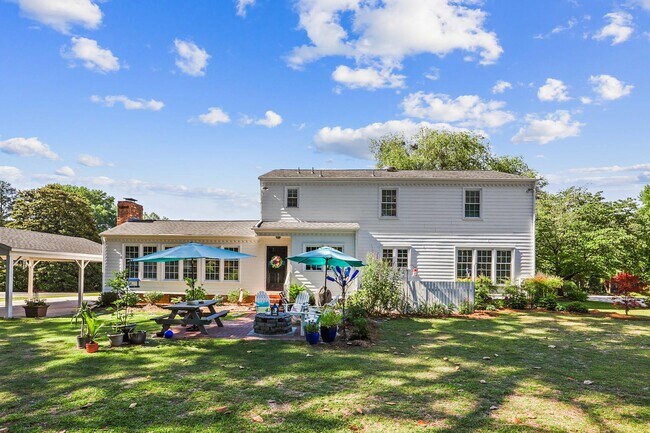 Building Photo - 206 Ramblewood Dr