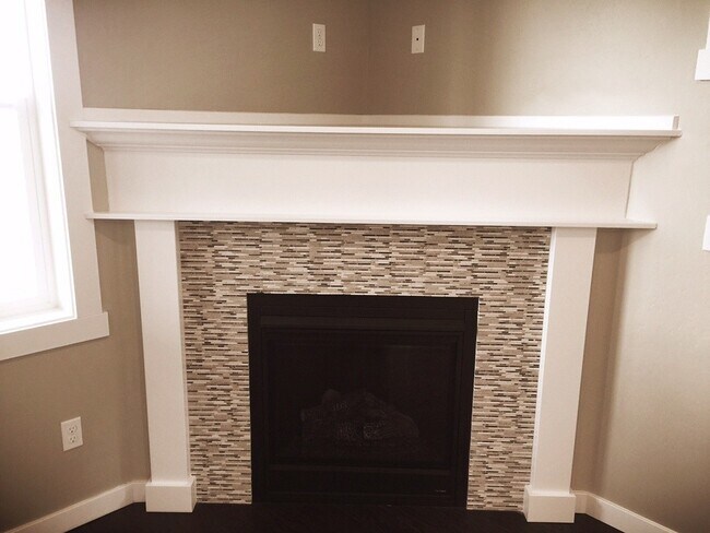 Building Photo - Beautiful 4 bed 2.5 bath in East Boise just off Gowen Rd and Columbia Rd in the Painted Ridge Sub...