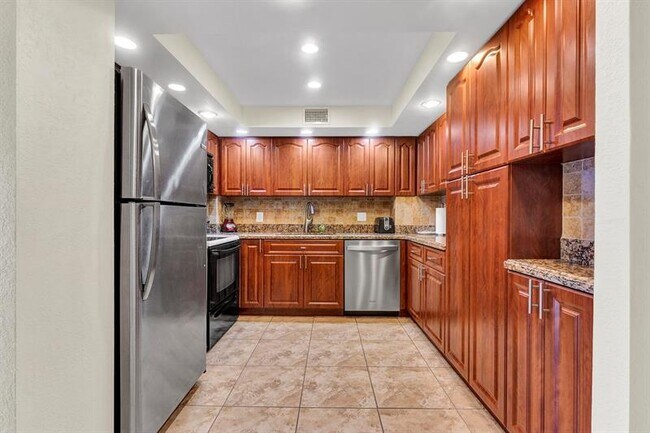 Building Photo - 1985 S Ocean Dr