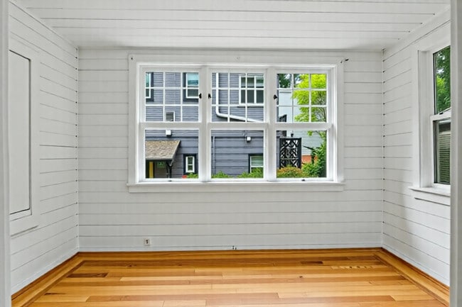 Building Photo - 21 Westall Ave
