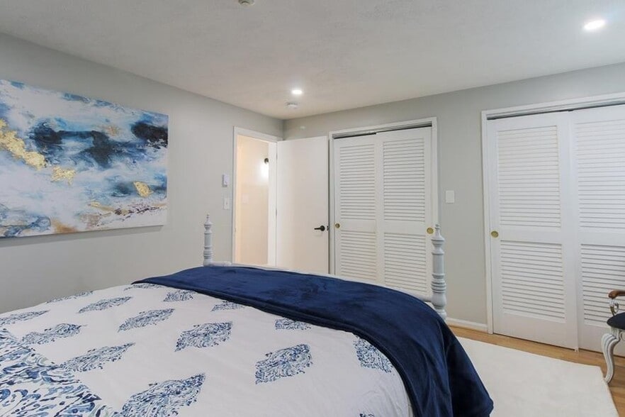 bedroom furniture not included - 69 Spencer Rd