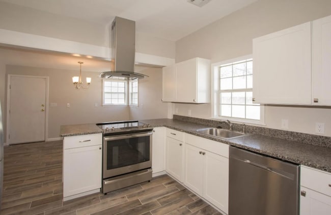 Building Photo - 3 Bed, 2 Bath in Claremore- Available Now!