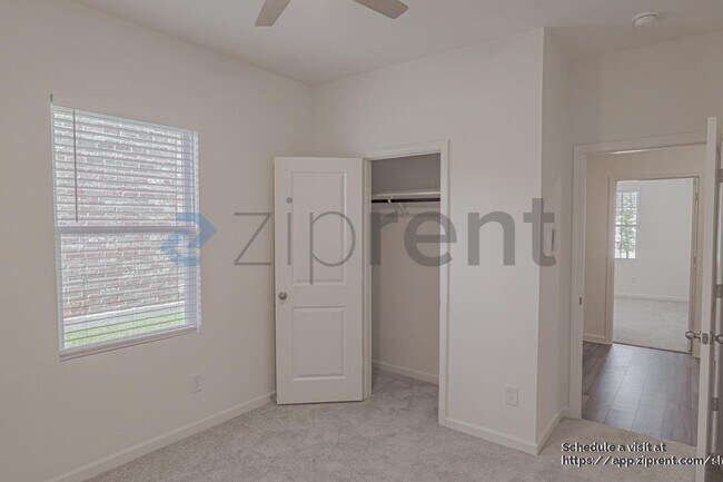 Building Photo - 4921 Redhead Dr