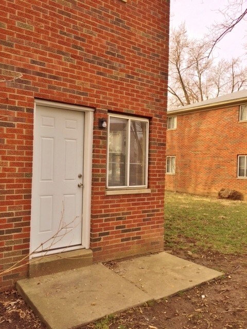 Building Photo - 1176A Sanborn Place