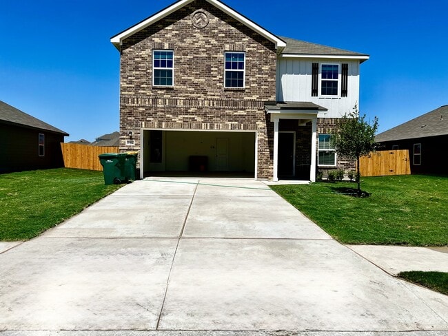 Building Photo - 16412 Farmhouse Ln
