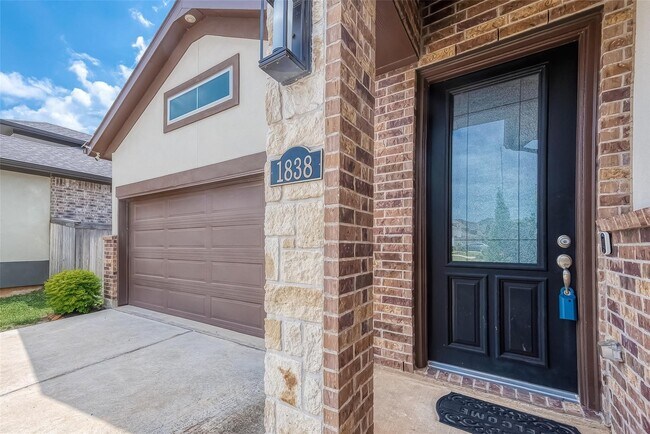 Building Photo - 1838 Smithers Landing Dr
