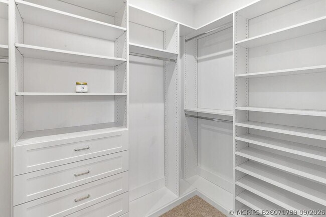 Building Photo - 14131 SW Thorens Dr